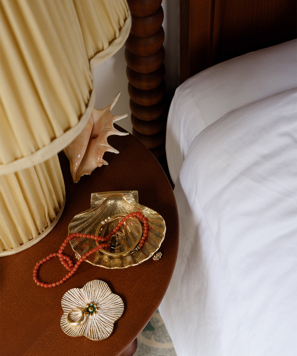 Plato de Bronce Flor Faye Blanco