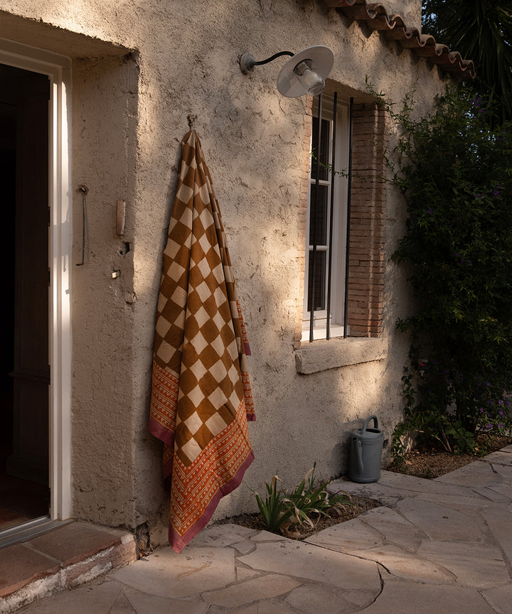 Mantel Block Print Checkmate 240 x 280 cm con Tote Bag