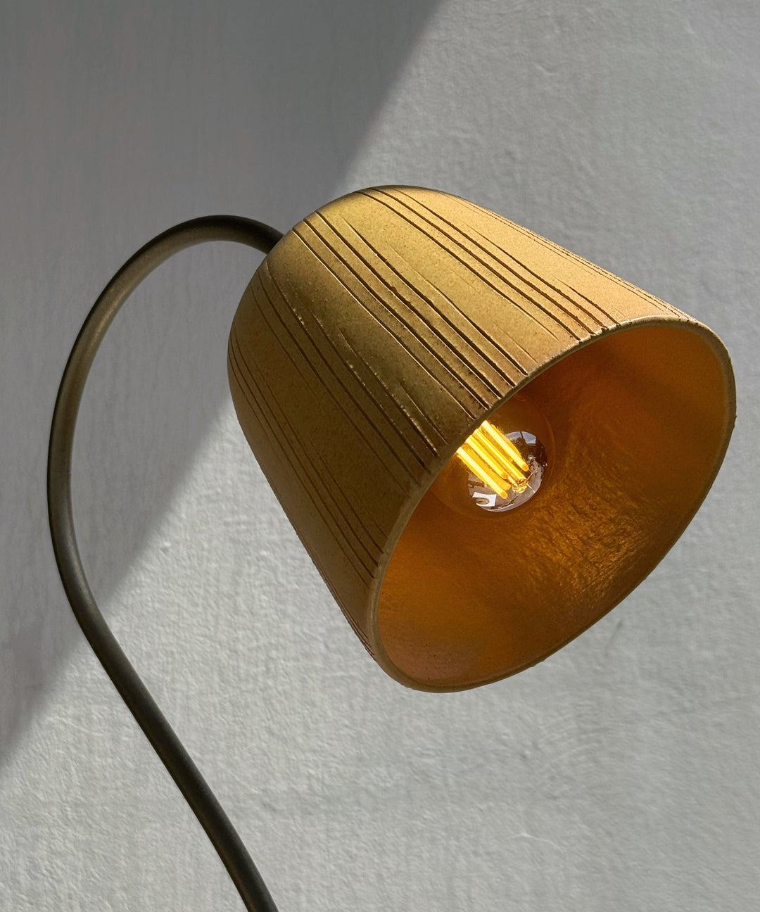 Lámpara de Mesa Bora Ocre