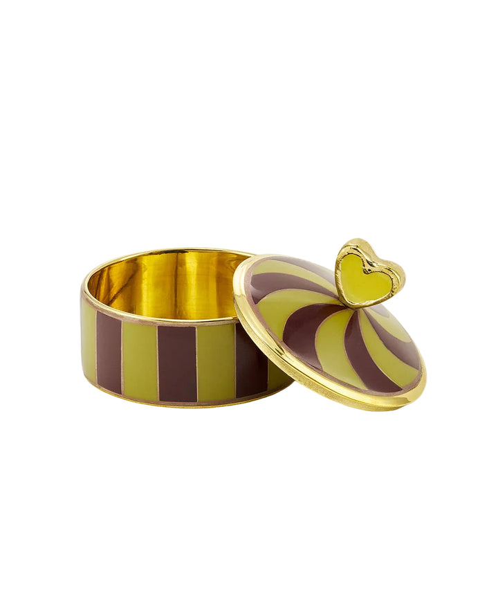 Caja Circus Pyar Heart