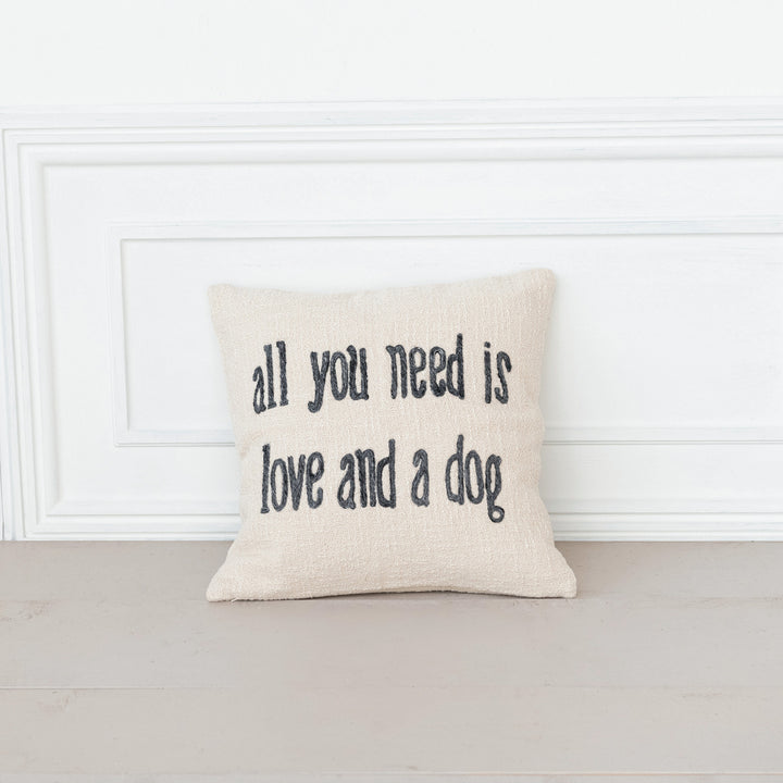 Cojín "Love and a Dog" 45x45