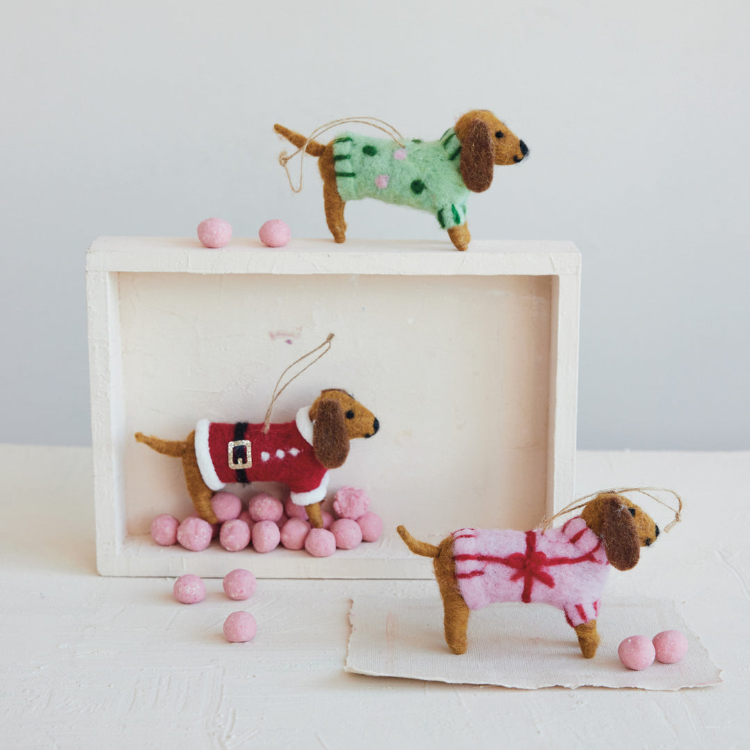 Adorno Colgante Perro Salchicha con Sweater, 3 estilos